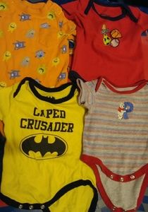 Boys lot of 4 onesie (3-6 months)